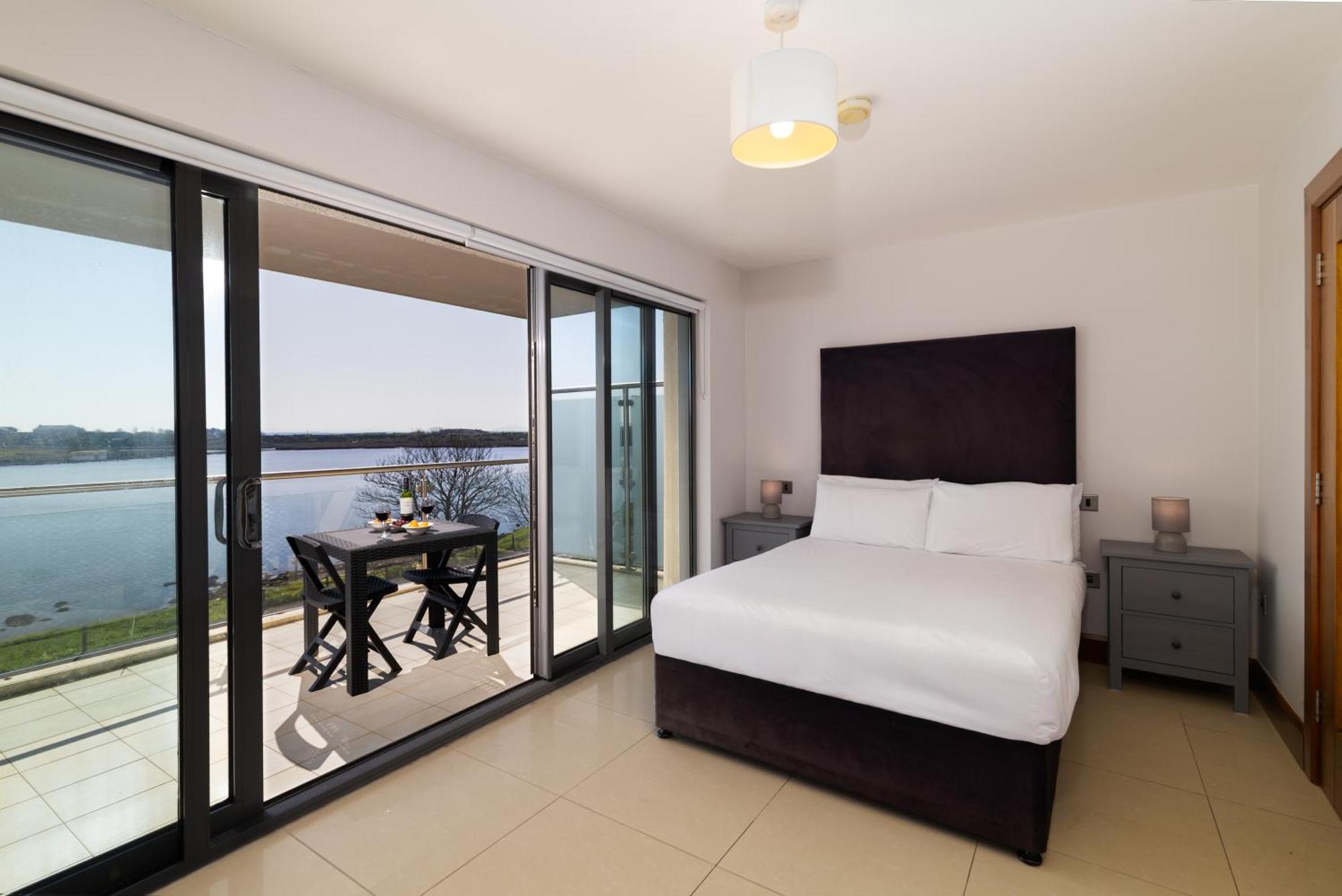Tur An Tsaile - Galway Lakeside Apartments Buitenkant foto