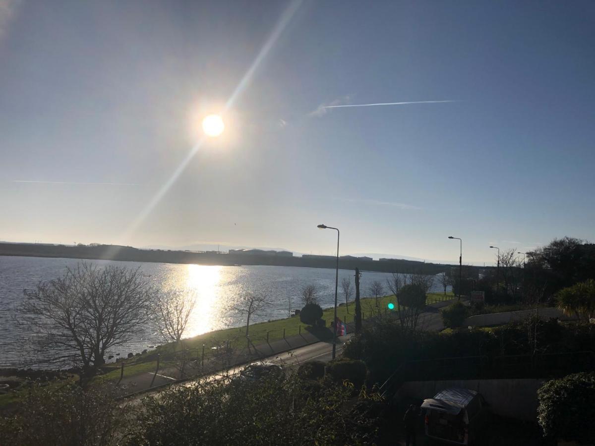 Tur An Tsaile - Galway Lakeside Apartments Buitenkant foto